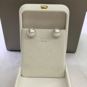 珍珠耳環
